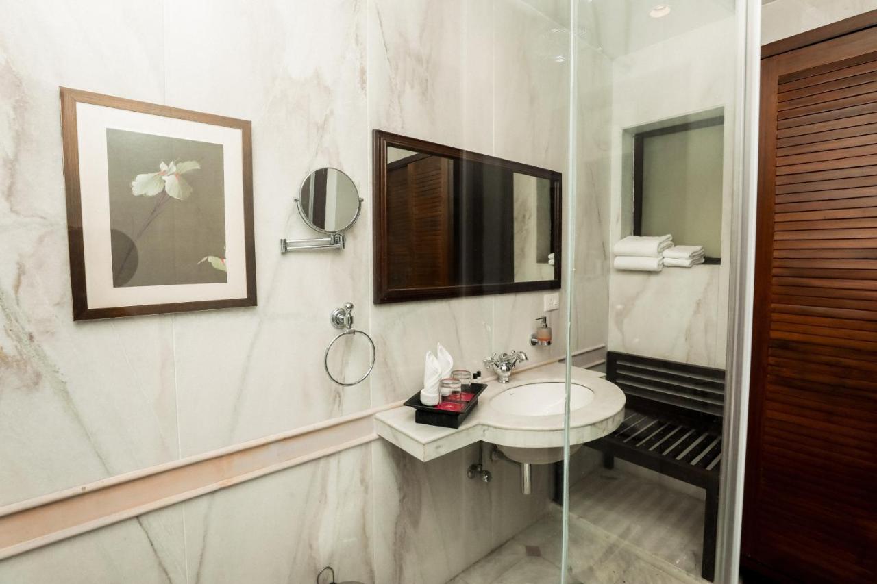 Saptapuri By Royal Orchid Hotels Limited Varanasi Bagian luar foto