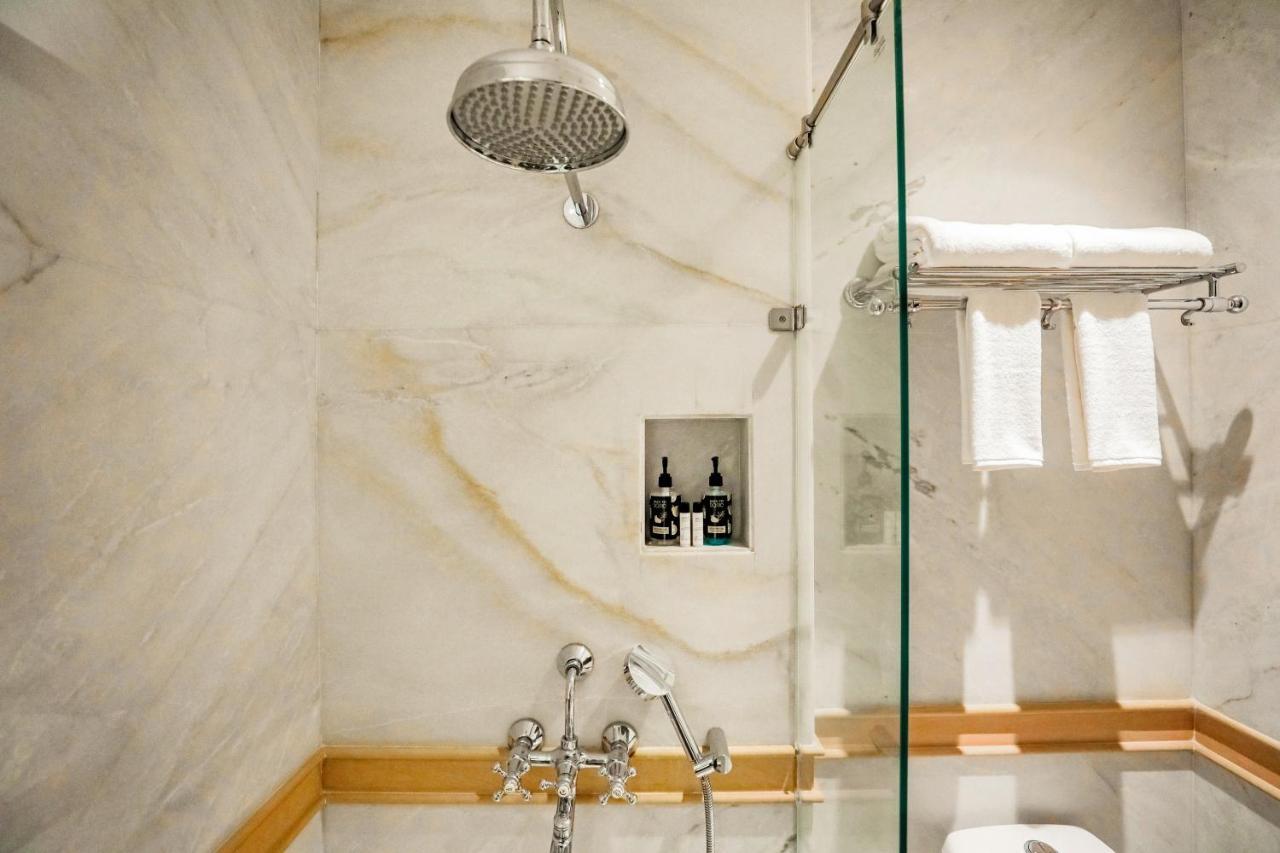 Saptapuri By Royal Orchid Hotels Limited Varanasi Bagian luar foto