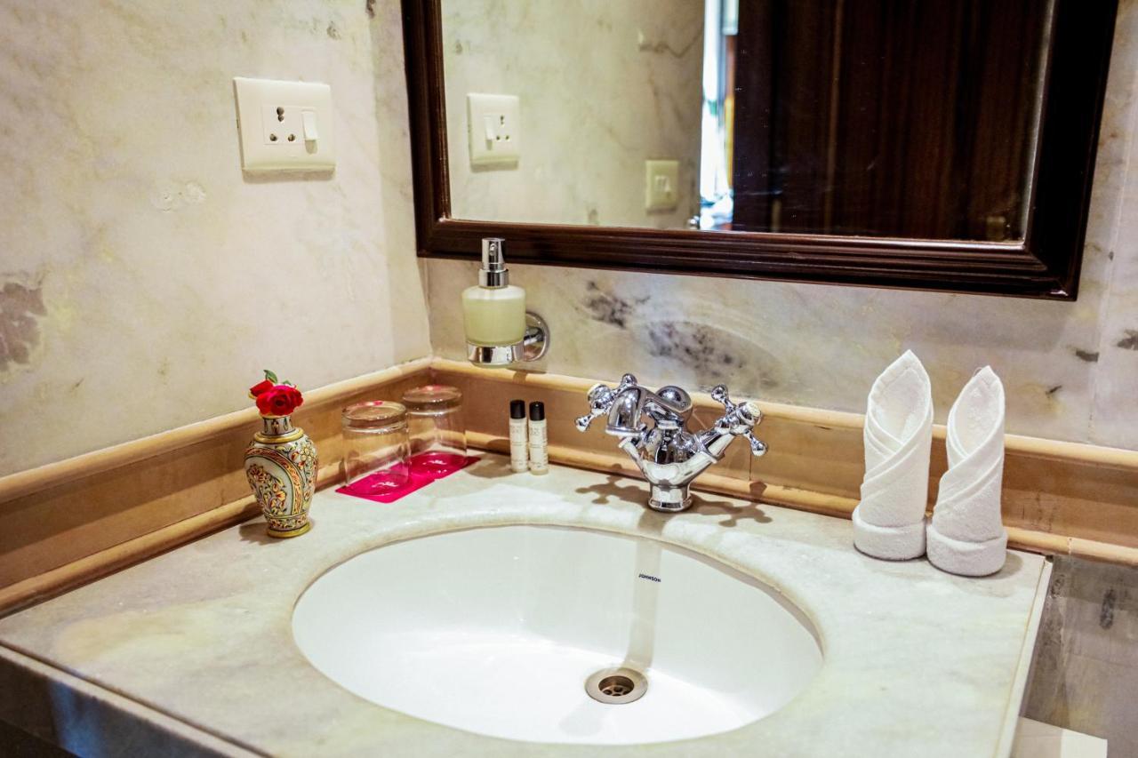 Saptapuri By Royal Orchid Hotels Limited Varanasi Bagian luar foto