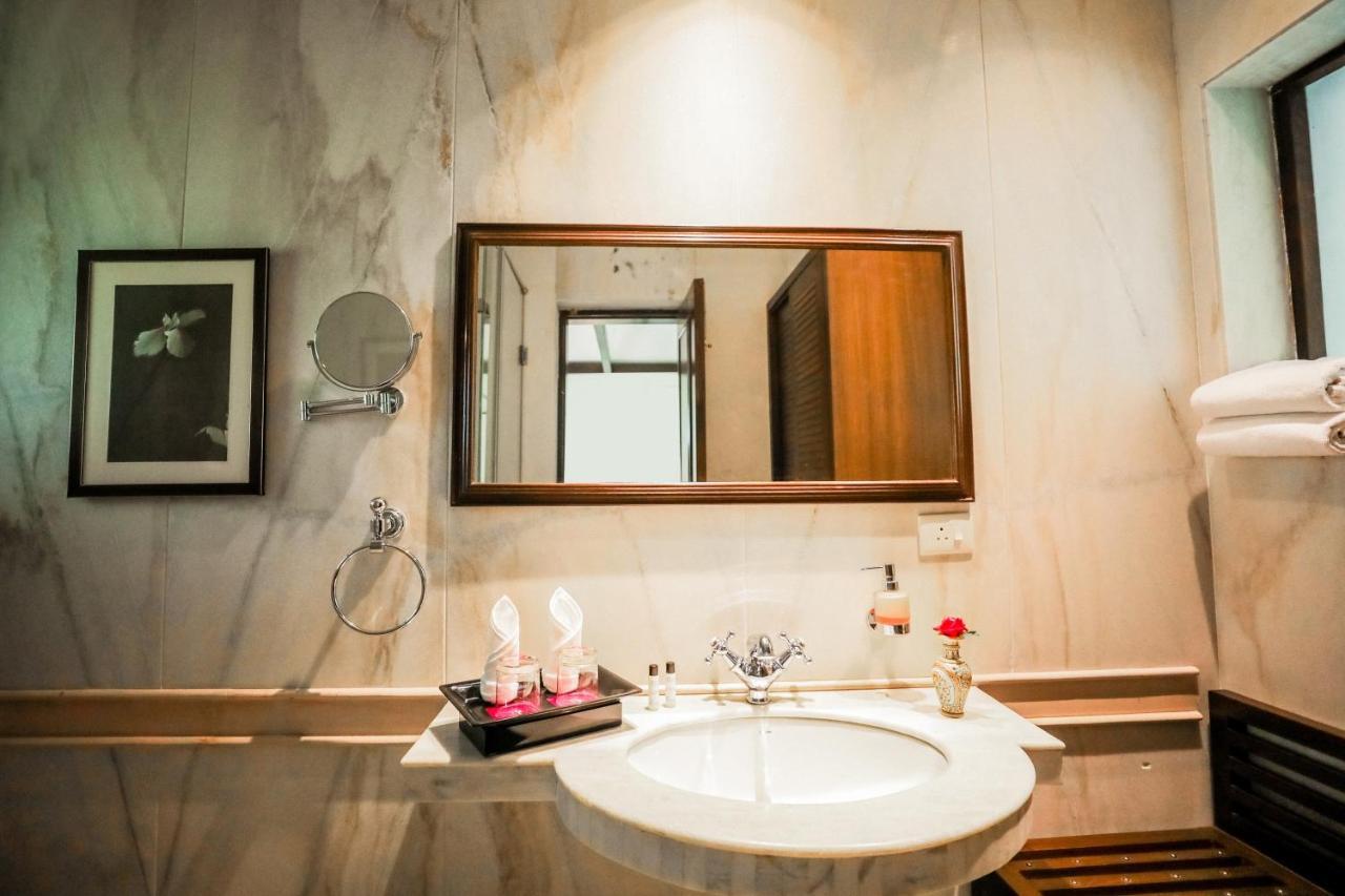 Saptapuri By Royal Orchid Hotels Limited Varanasi Bagian luar foto